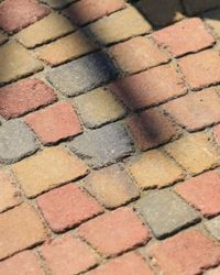 Изображение состаренной комбинированной тротуарной бетонной плитки Polbruk Carmino