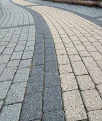 Изображение мытой тротуарной бетонной плитки Polbruk Nostalite комбинированной